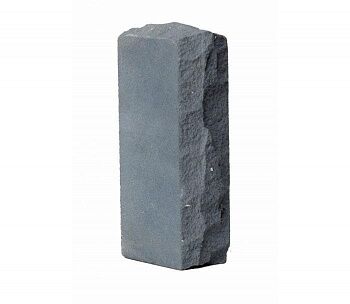 Кирпич (камень) силикатный СОЛПоРуГОб-М150/F35/2.0, темно-серый, рустированный, угловой 235х108х65