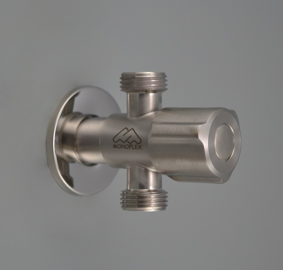 Кран трехпроходной для сантехнической арматуры 1/2