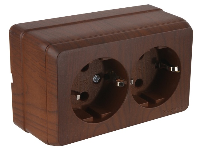Розетка двойная наружная c заземлением Bron орех, MUTLUSAN 2160 202 0257