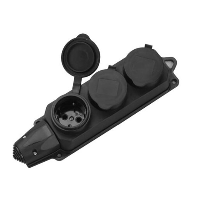 Розетка тройная переносная каучуковая с крышками ETP 77608