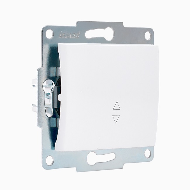 ВЫКЛЮЧАТЕЛЬ 1-клавишный проходной белый, Karina Lezard