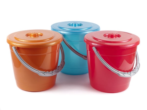 Ведро пластмассовое с крышкой 