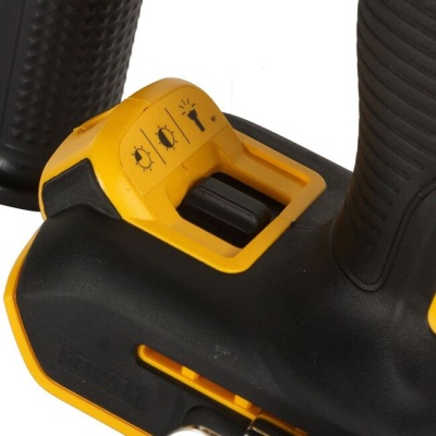 Шуруповерт ударный DeWalt DCD996M2