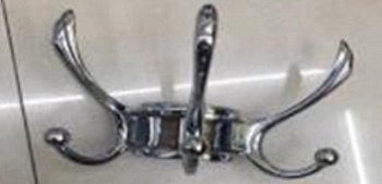 Крючок для ванной тройной BH405