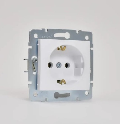 РОЗЕТКА 1-ая белая, c заземлением термопласт, Karina Lizard