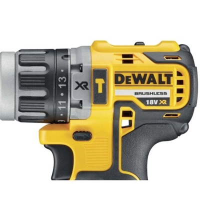 Шуруповерт ударный DeWalt DCD796D2