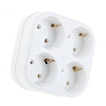 Разветвитель 4 гнезда с заземлением FAR F144