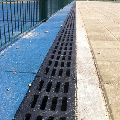 Лоток водоотводный Ecoteck MEDIUM 100.95 h115 с решеткой пластиковой, кл.В125