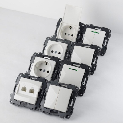 Розетка 1-ая Сontact компьютерная RJ11/RJ45 белая ETP EOSTEZ-CZ